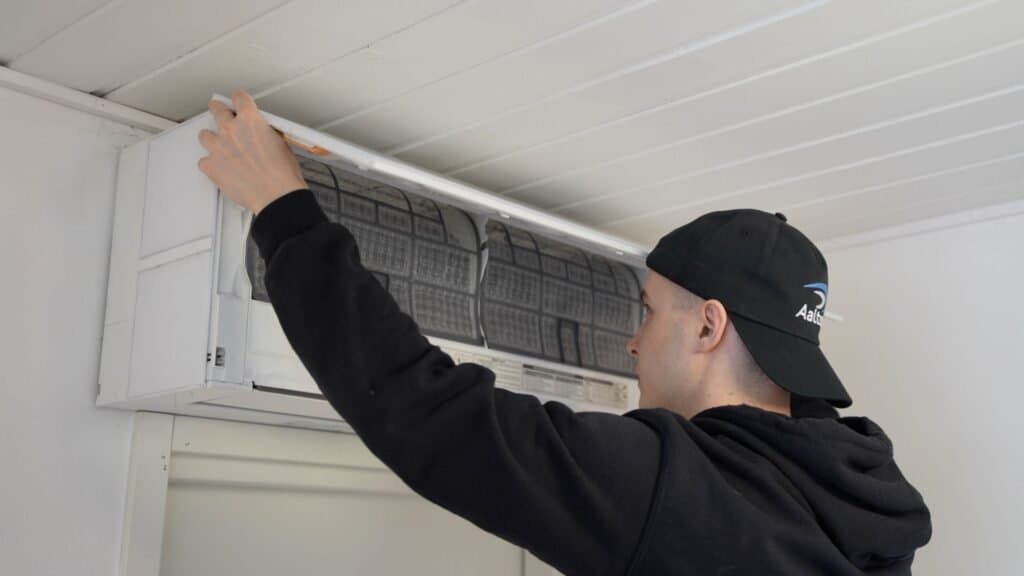 ilmalämpöpumpun huolto